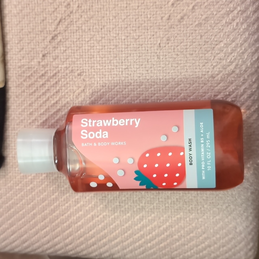 Bath and Body Works Strawberry Soda Body Wash